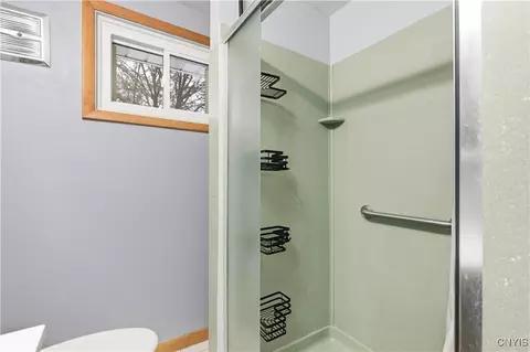 Bath - 106 Haddonfield Dr, Syracuse, NY 13214 photo 2 of 4