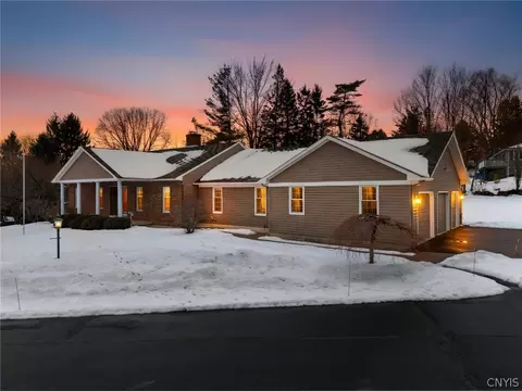 8205 Duvall Cir, Manlius, NY 13104
