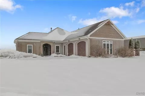 8230 Emerick Rd, Lysander, NY 13027
