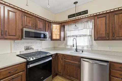 312 Stone St, Oneida, NY 13421 photo 22