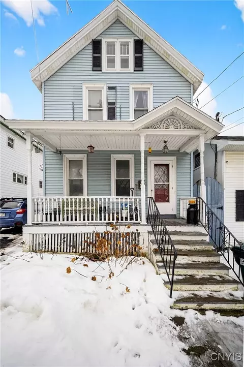 94 E 5th St, Oswego, NY 13126