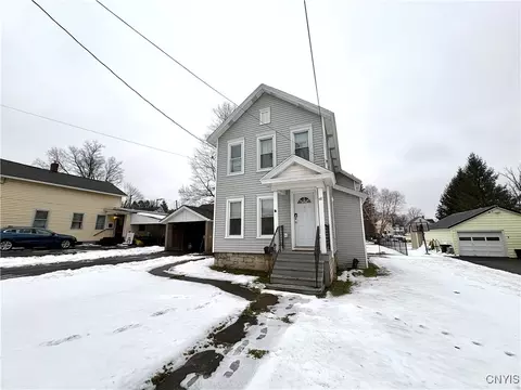 48 Augustus St, Auburn, NY 13021