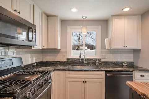 10 Echodale Ave, Lysander, NY 13027 photo 9