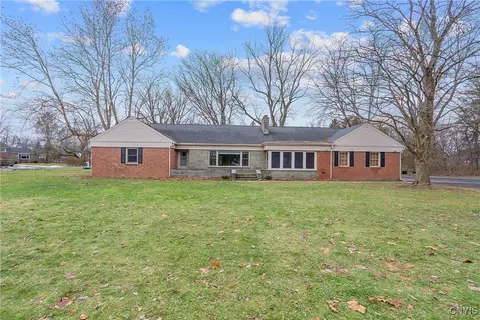 4985 Fayetteville Manlius Rd, Manlius, NY 13104