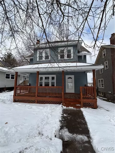 172 Parkway Dr, Syracuse, NY 13207