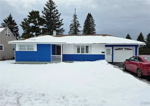 515 Locust Dr, Utica, NY 13502