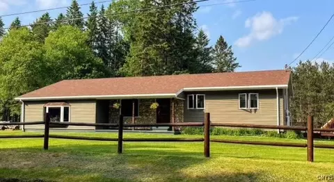 538 Tooley Pond Rd, Clifton, NY 14428