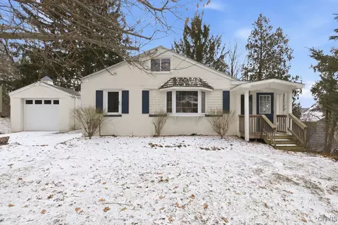 204 Eureka Dr, Manlius, NY 13104