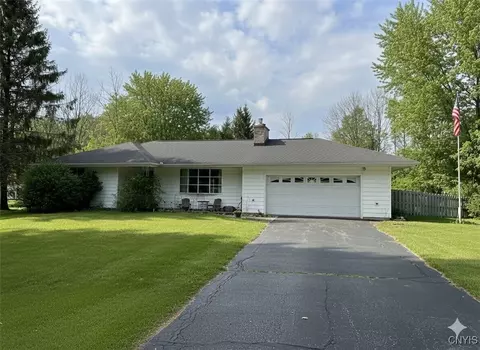 58 Ridgeway Sites Ave, Oswego, NY 13126