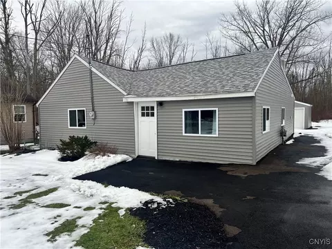 7200 Lakeshore Rd, Cicero, NY 13039
