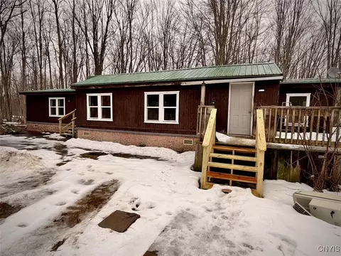 570 Oconnor Rd, Scriba, NY 13126