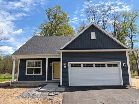 927 Park Dr, Rome, NY 13441