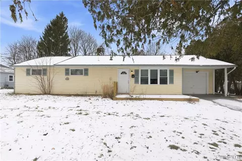 27 Wexford Rd, Syracuse, NY 13214
