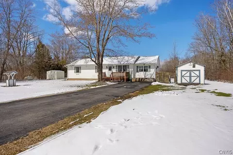 3263 Pine Ridge Rd, Lenox, NY 13032