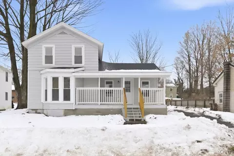 609 Seneca St, Fulton, NY 13069