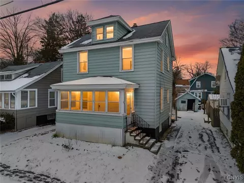 206 Rosemont Dr, Syracuse, NY 13205
