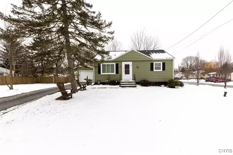 409 Calhoun St, East Syracuse, NY 13057