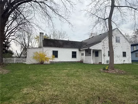 1001 Cold Springs Rd, Salina, NY 13088