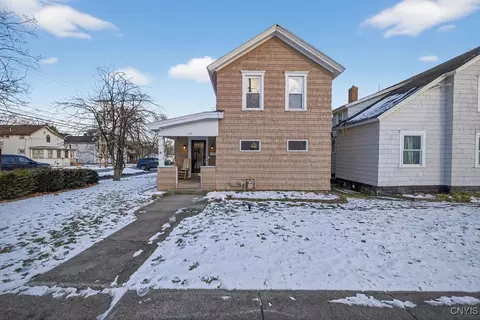 108 Upton St, East Syracuse, NY 13057