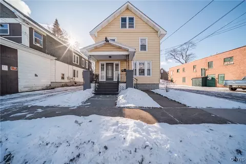 18 Auburn Ave, Utica, NY 13501