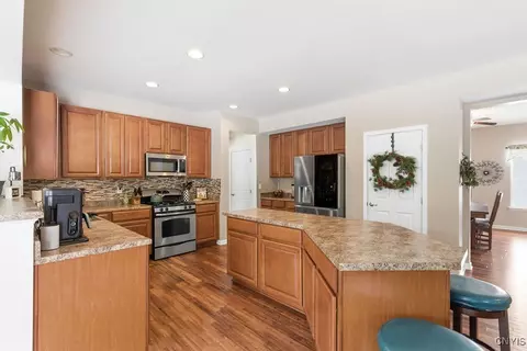 4473 Millstream Dr, Clay, NY 13041 photo 15