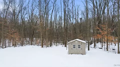 4473 Millstream Dr, Clay, NY 13041 photo 2