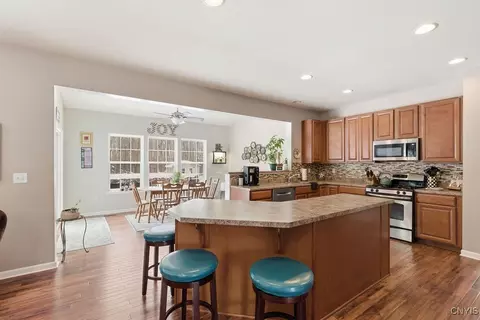4473 Millstream Dr, Clay, NY 13041 photo 12
