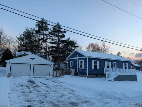 862 E Joseph St, Cape Vincent, NY 13618