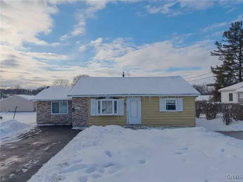 503 Calhoun St, East Syracuse, NY 13057