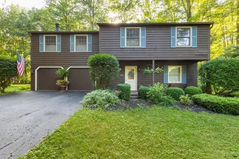 8742 Tallwood Rdg, Lysander, NY 13027