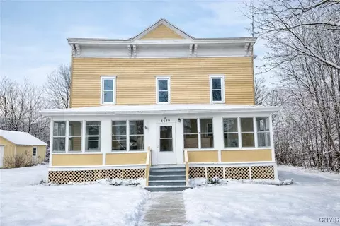 4689 W Cayuga St, Locke, NY 13092