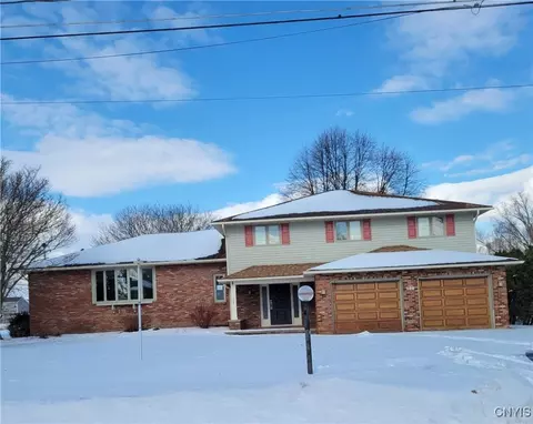 106 Victoria Park Dr, Salina, NY 13088