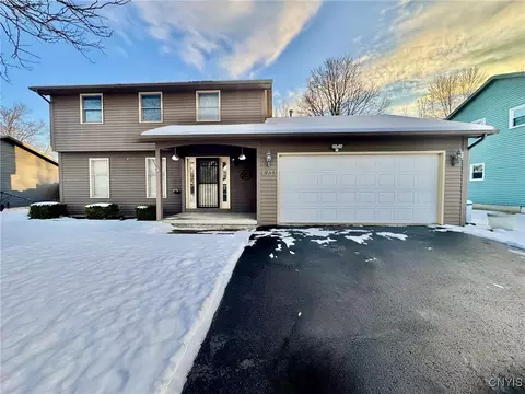 6213 Diffin Rd, Cicero, NY 13039
