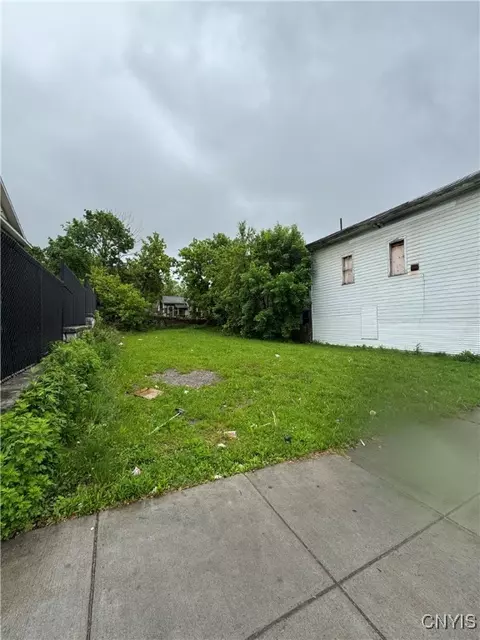 806 Butternut St, Syracuse, NY 13208