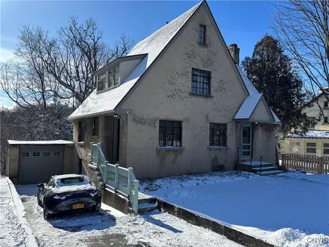 330 Berkeley Dr, Syracuse, NY 13210