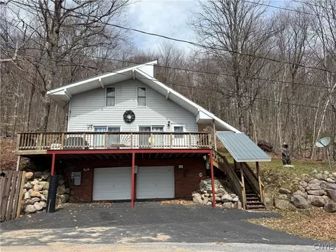 153 Cliff Rd, Webb, NY 13420