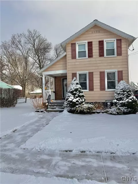 10 Maple St, Auburn, NY 13021