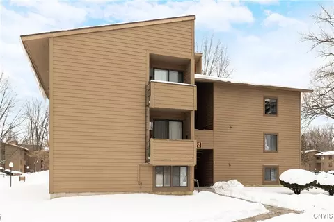 32 Watertree Dr, East Syracuse, NY 13057