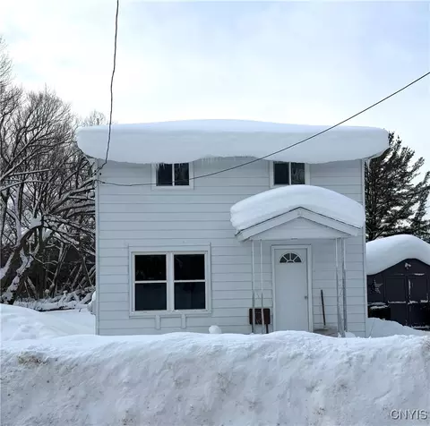 25 Demott St, Lacona, NY 13083