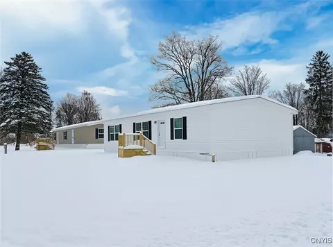 659 Kilkenny Dr, Utica, NY 13502