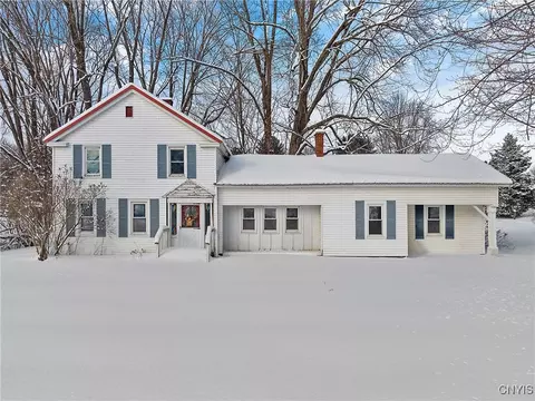 3 Kibbie Lake Rd, Constantia, NY 13044