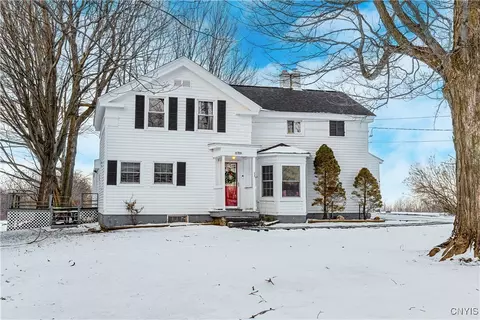 8789 Grange Hill Rd, Paris, NY 13456