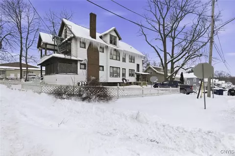 217-19 Valley Dr, Syracuse, NY 13207