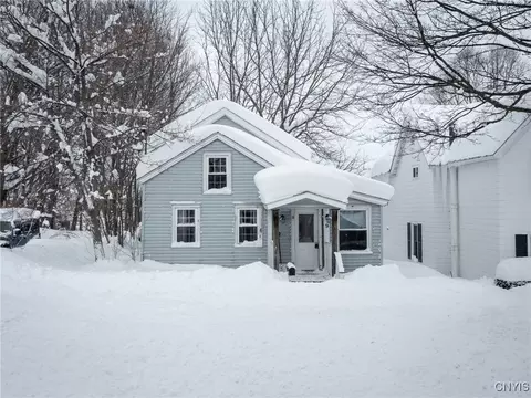 9 Varick St, Oswego, NY 13126
