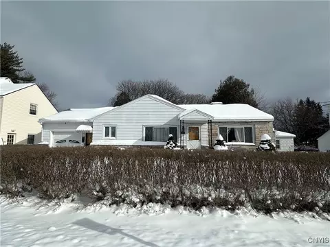 158 Darlington Rd, Syracuse, NY 13208