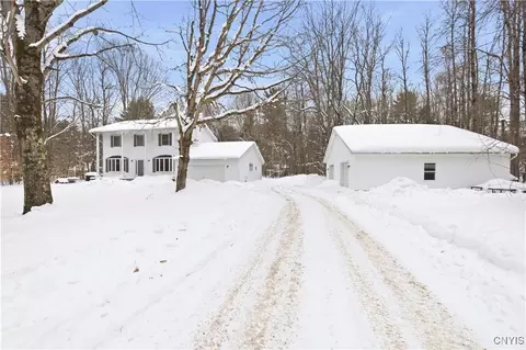 14 Parker Rd, Constantia, NY 13044