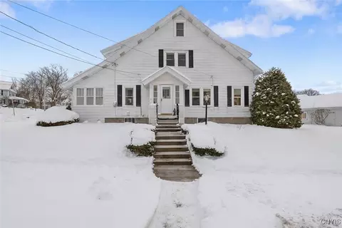 200 Milford Dr W, Syracuse, NY 13206