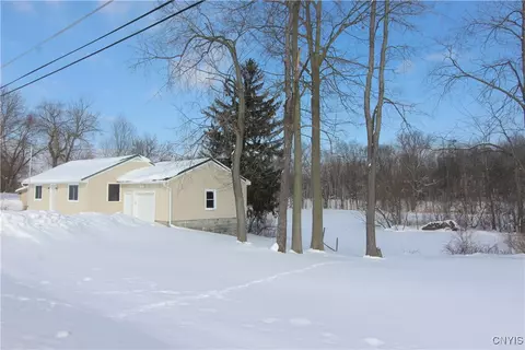 6932 Guyder Rd, Memphis, NY 13112