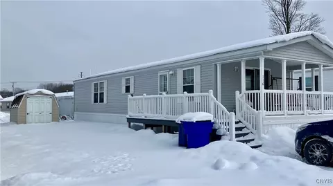 116 Oakleaf Dr, Brutus, NY 13166