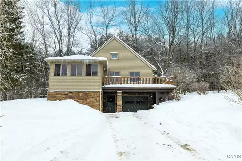 23 Lincklaen Dr, Cazenovia, NY 13035